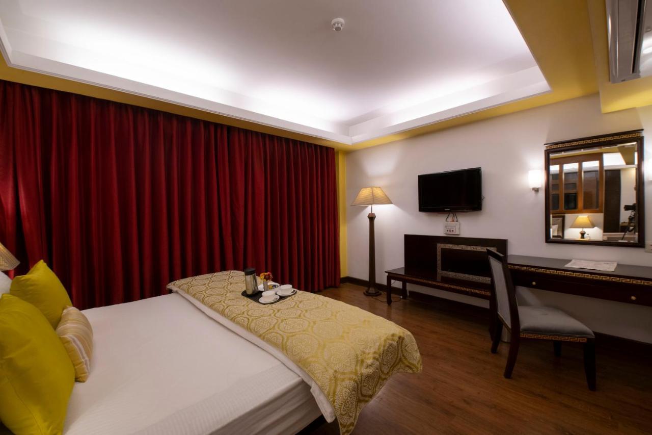 Mastiff Grand Manali Resort Exteriör bild