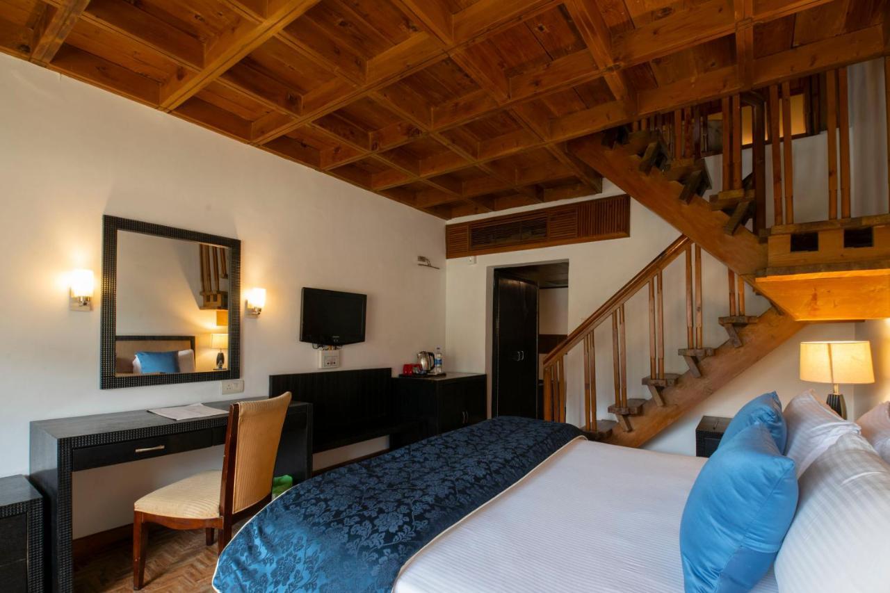Mastiff Grand Manali Resort Exteriör bild
