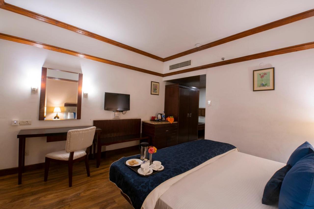 Mastiff Grand Manali Resort Exteriör bild