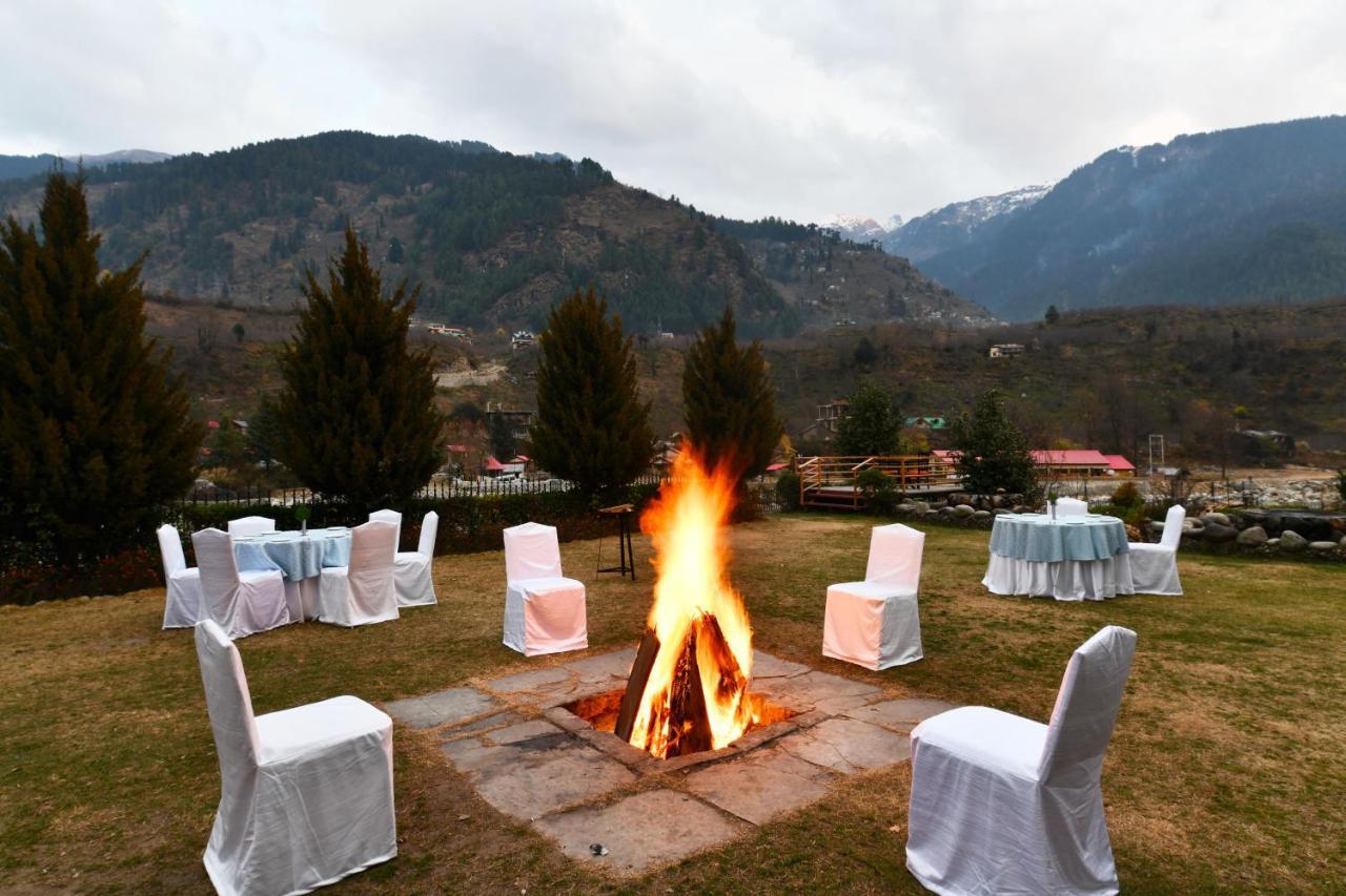 Mastiff Grand Manali Resort Exteriör bild