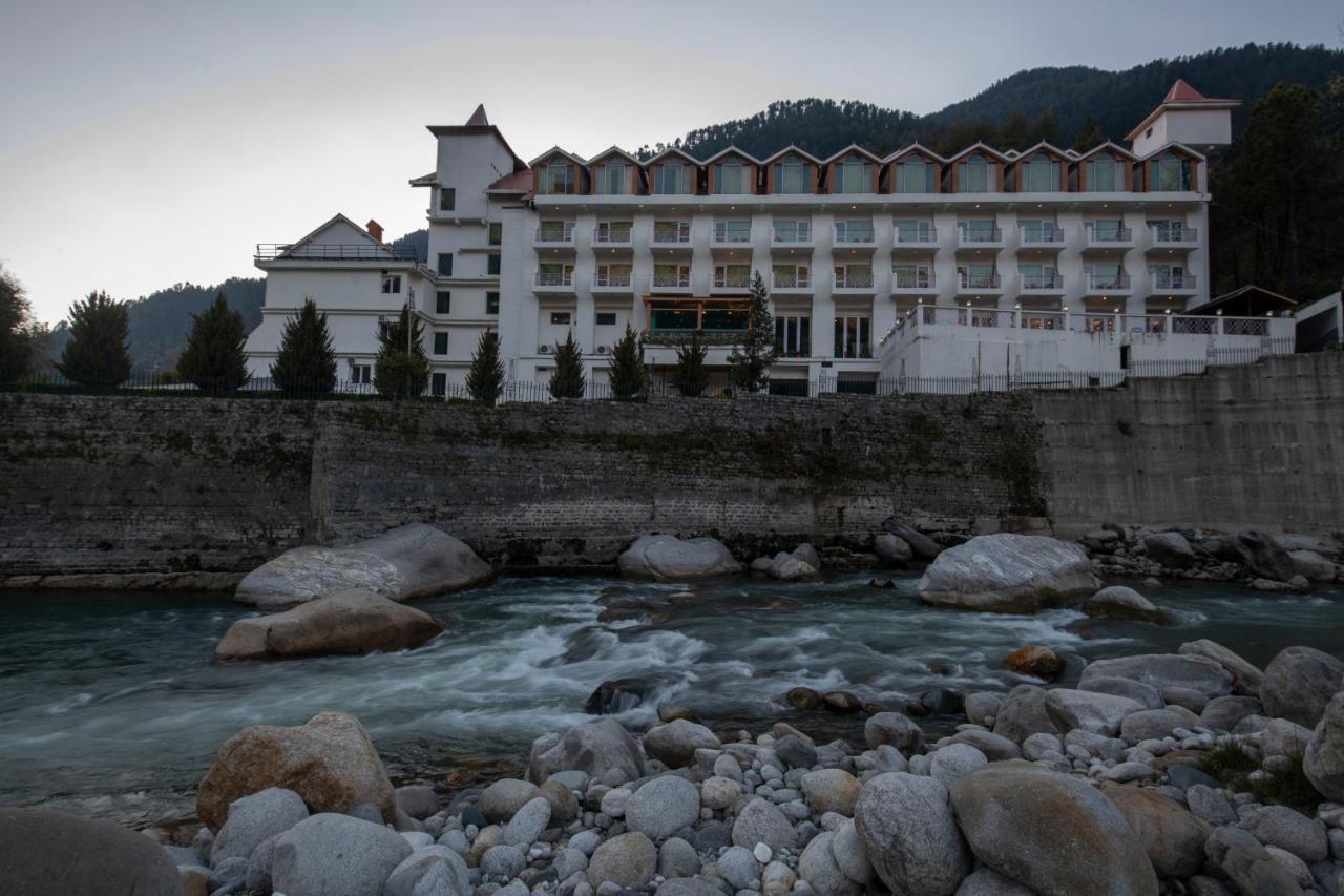 Mastiff Grand Manali Resort Exteriör bild