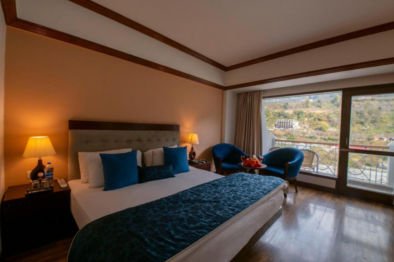 Mastiff Grand Manali Resort Exteriör bild
