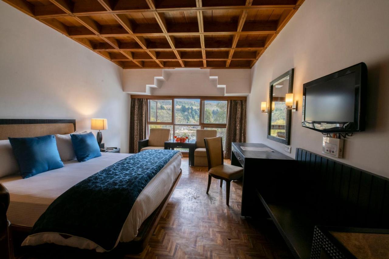 Mastiff Grand Manali Resort Exteriör bild