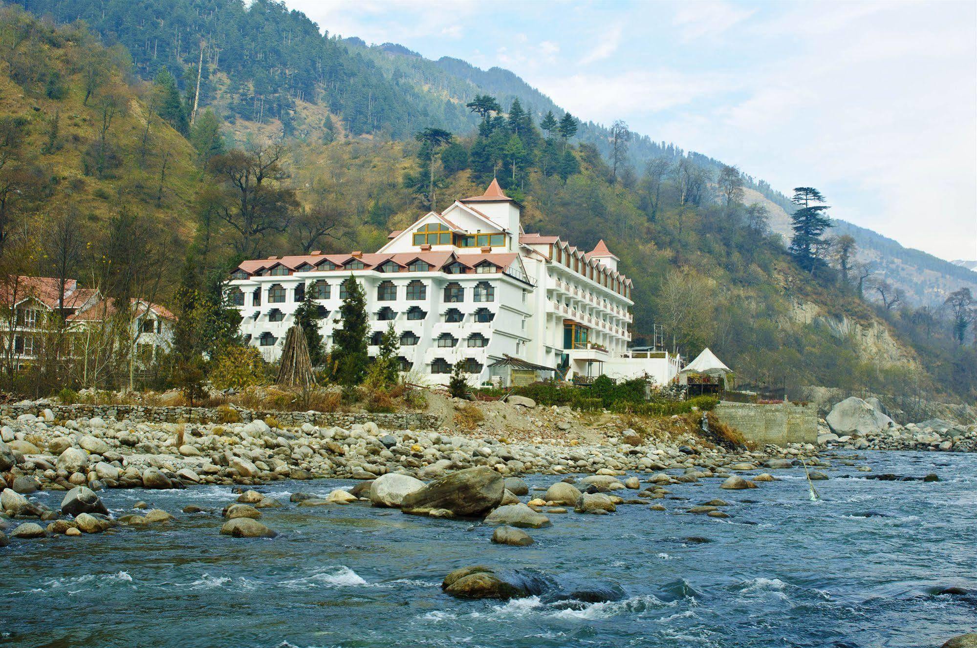 Mastiff Grand Manali Resort Exteriör bild